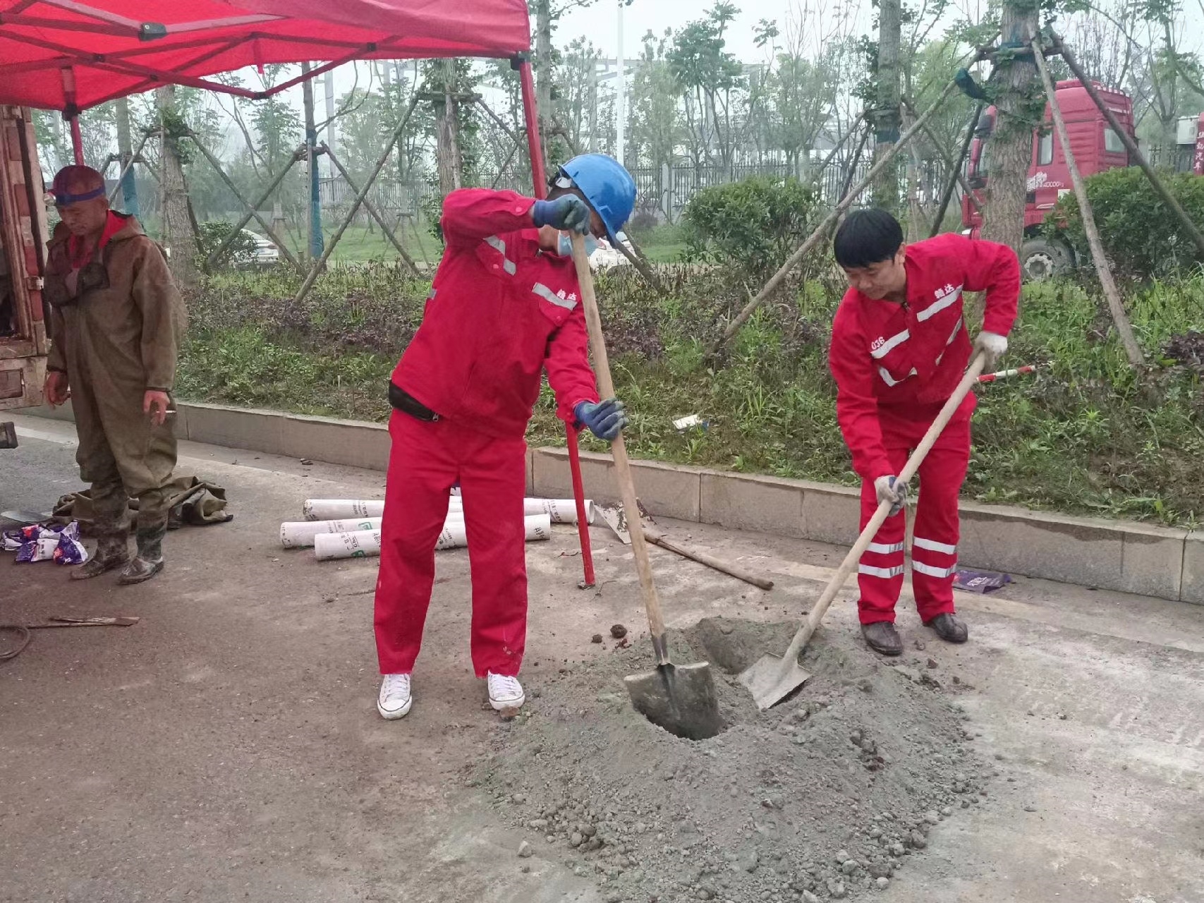 前进管道疏通哪家好】及时进行市政管道清淤